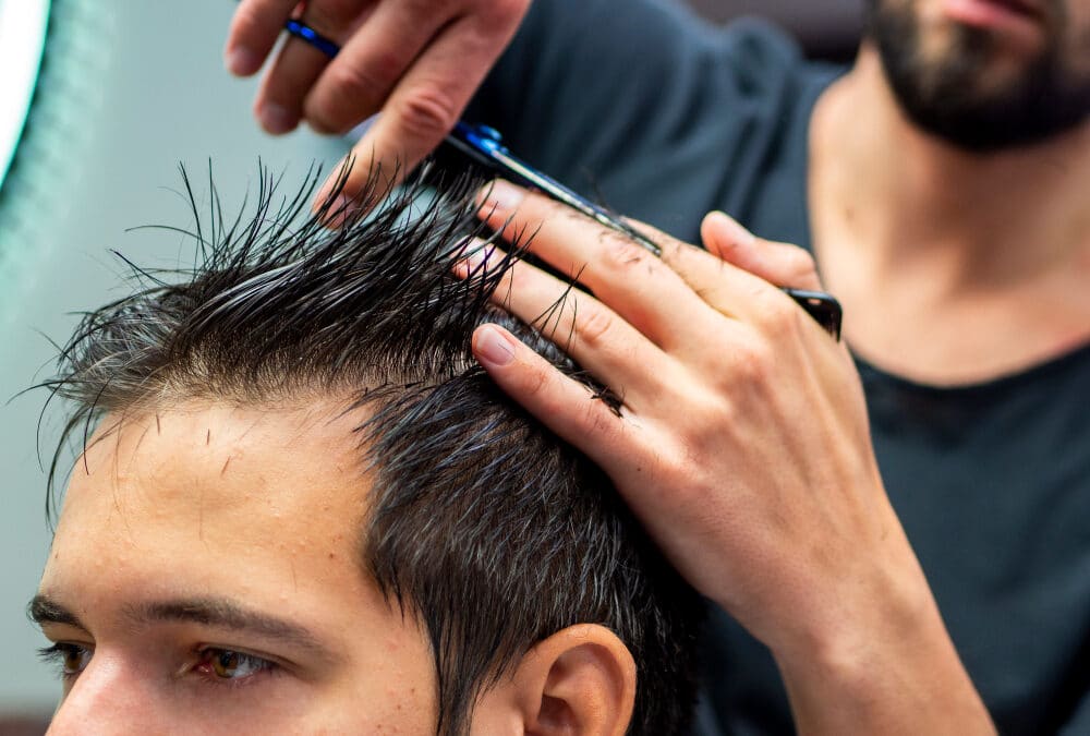 Injertos capilares: ¿cuándo se puede cortar el pelo tras la extracción?