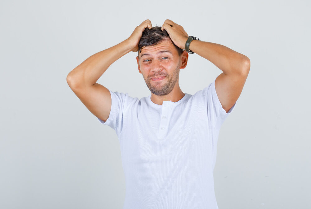 Caída estacional del cabello: cuándo preocuparse y cuándo dejarlo pasar